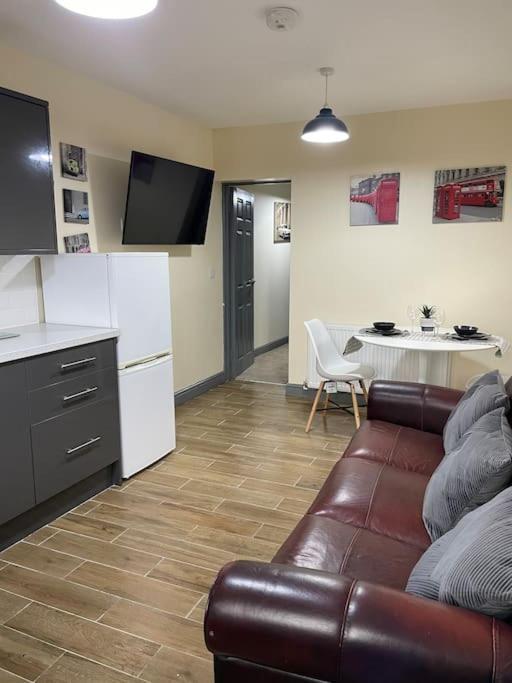 Modern 2 Bedroom Apartment In Derby City Centre エクステリア 写真