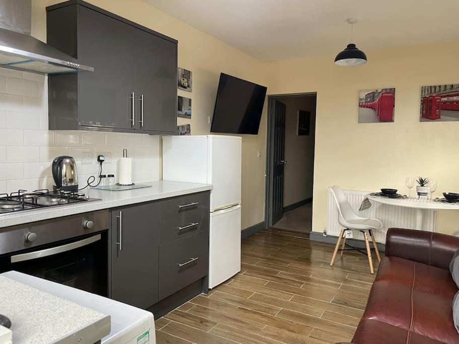 Modern 2 Bedroom Apartment In Derby City Centre エクステリア 写真