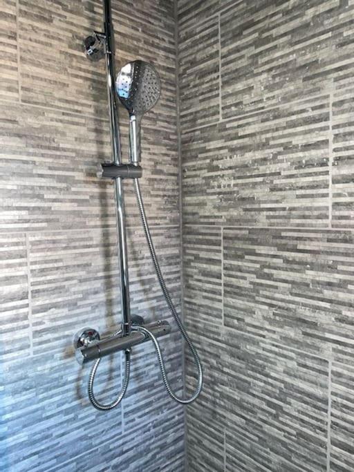 Modern 2 Bedroom Apartment In Derby City Centre エクステリア 写真